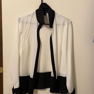Women’s blouse size 6